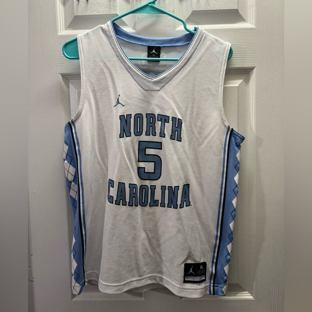 North Carolina Kids Basketball Jersey - White and Blue